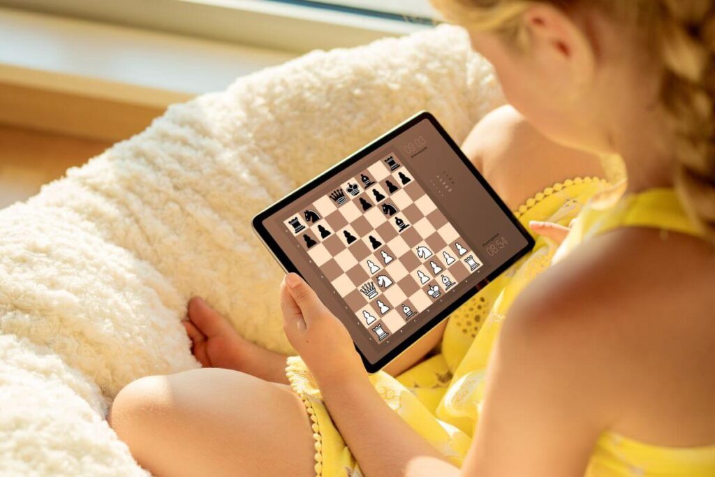 Top 5 Best Apps to Learn Chess Openings – Maroon Chess